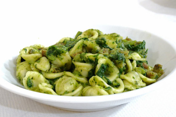 orecchiette-alle-cime-di-rapa-olio-extravergine-oliva-intenso-logoluso